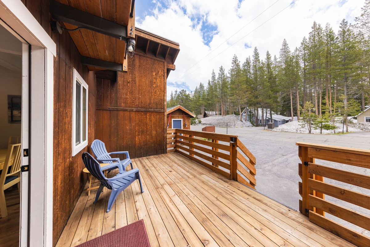 Serene Mountain Cabin