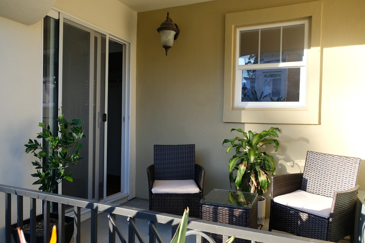 Point Loma by the bay, private room/bath patio