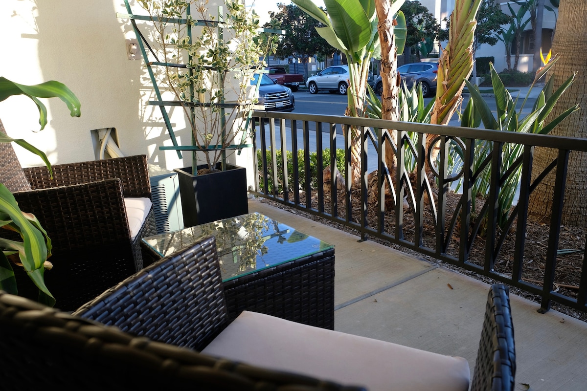 Point Loma by the bay, private room/bath patio
