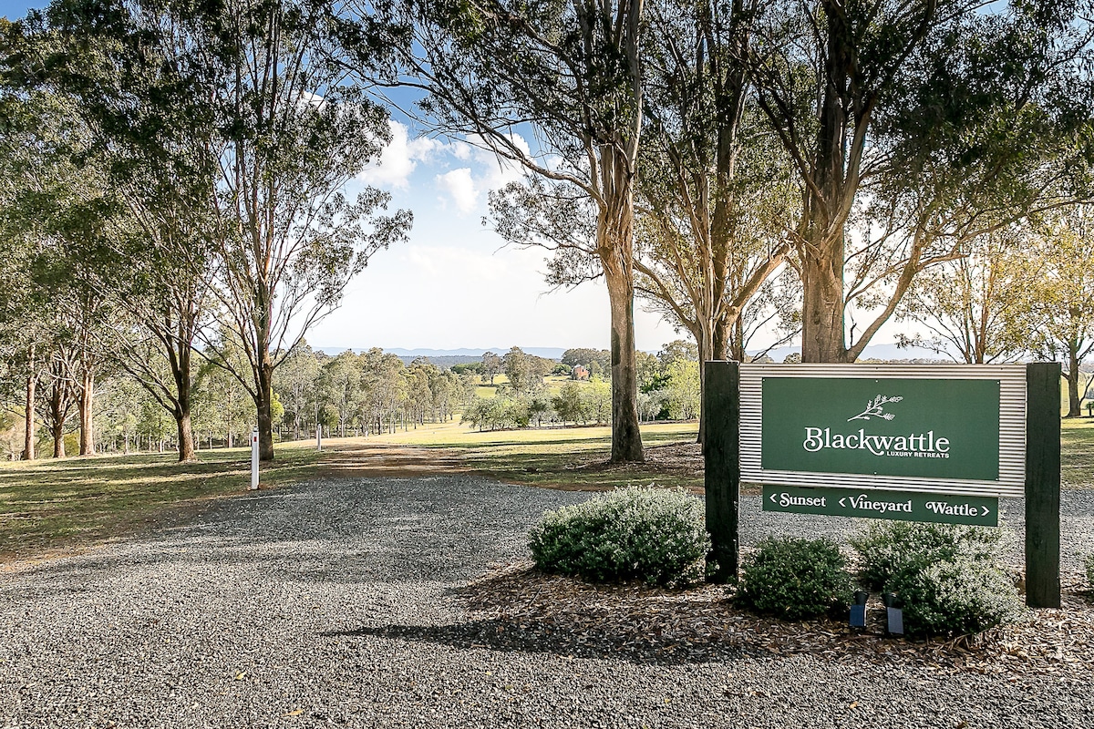 Blackwattle Luxury Vineyard Retreat
