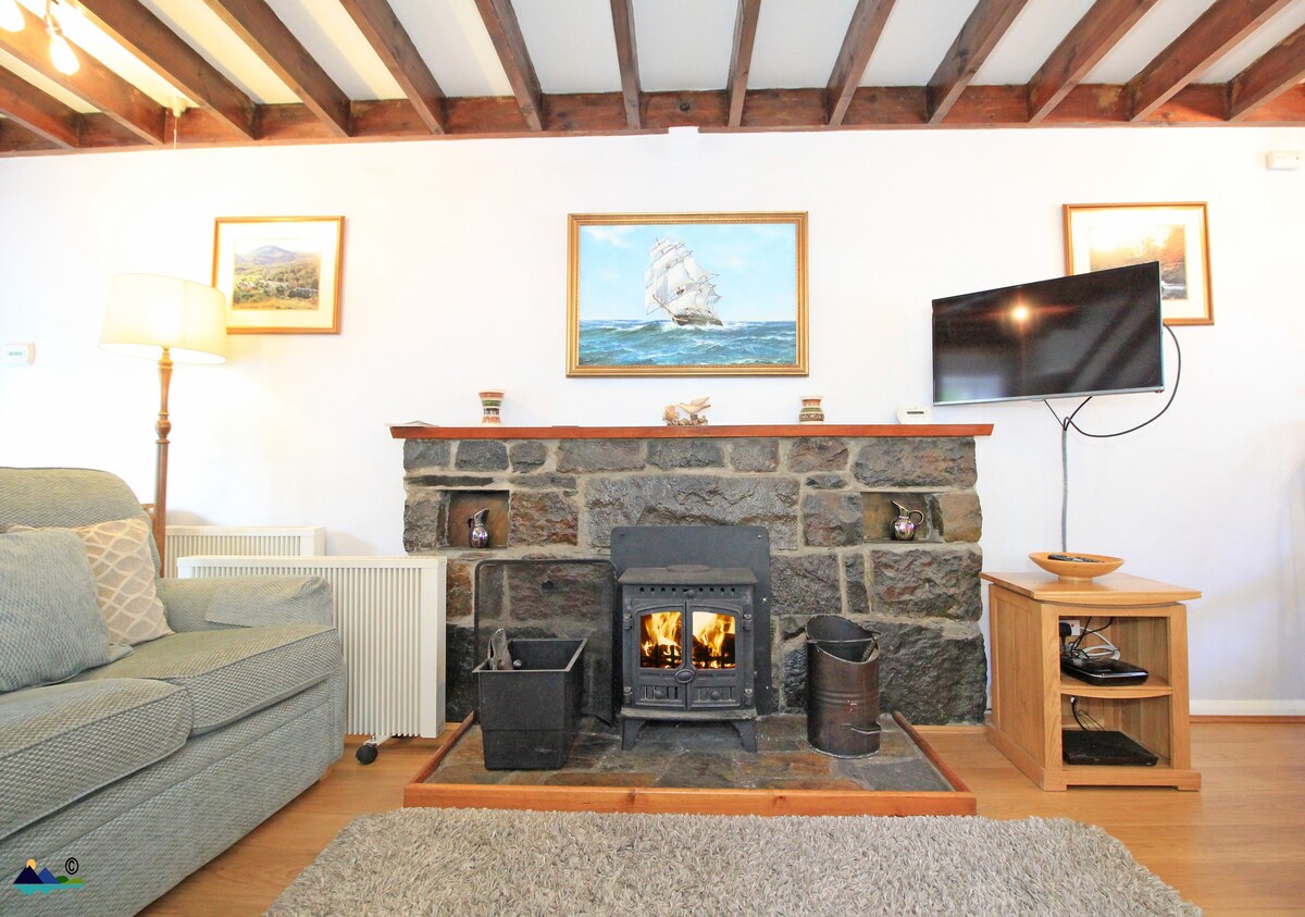 Gelert Cottage in Beddgelert, Snowdonia