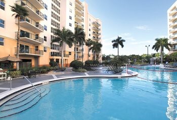 Florida Pompano Beach 2bdrm/2b Deluxe Upscale Unit