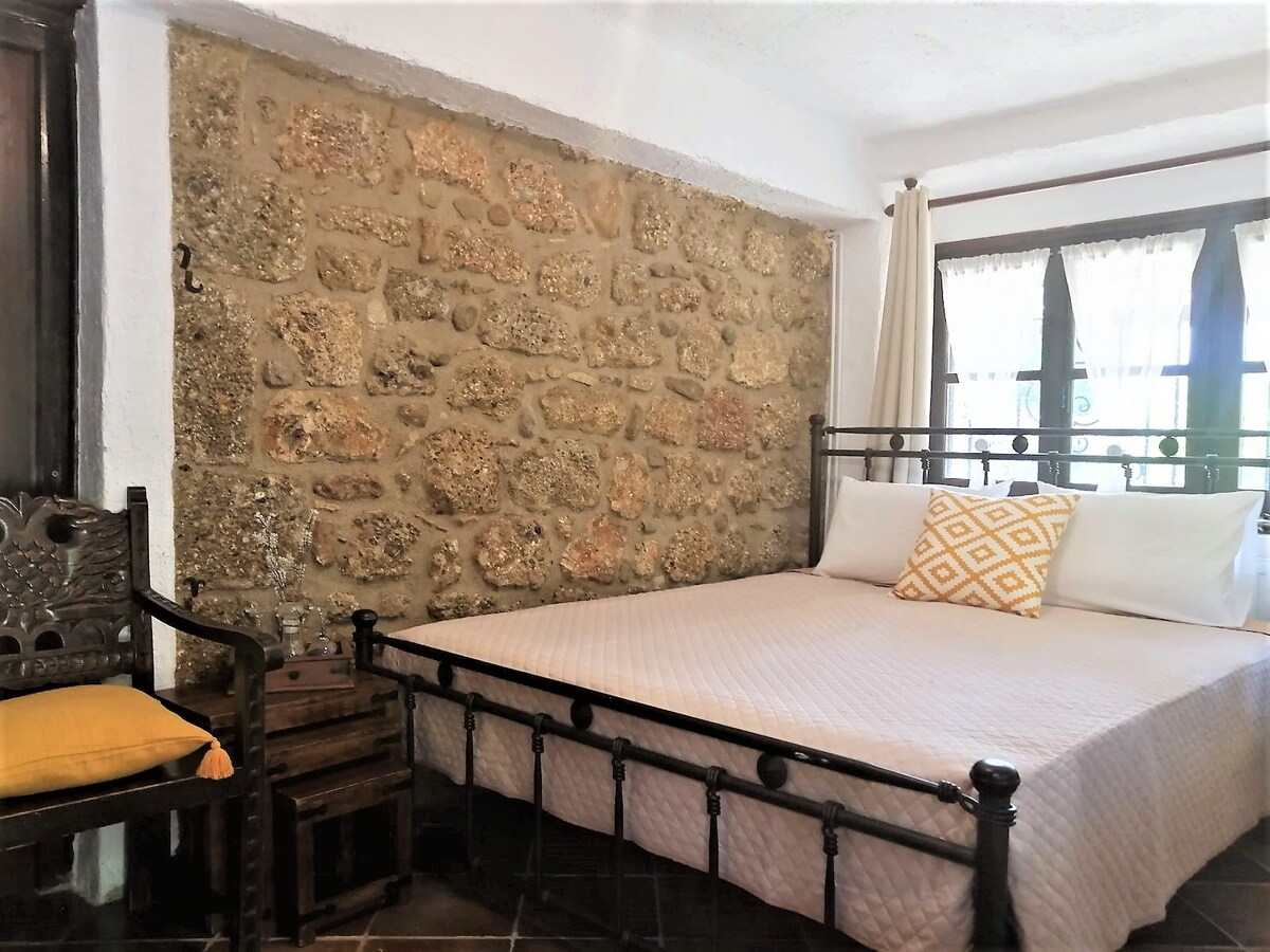 Ampelos Estate – The Stone Room