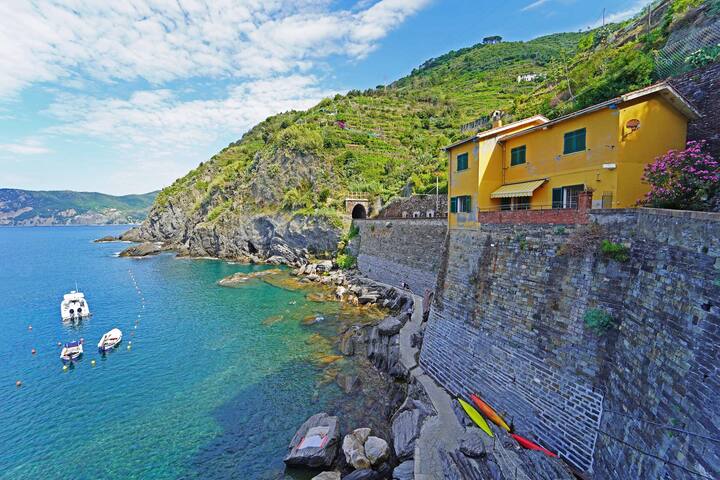 韦尔纳扎（Vernazza）的民宿