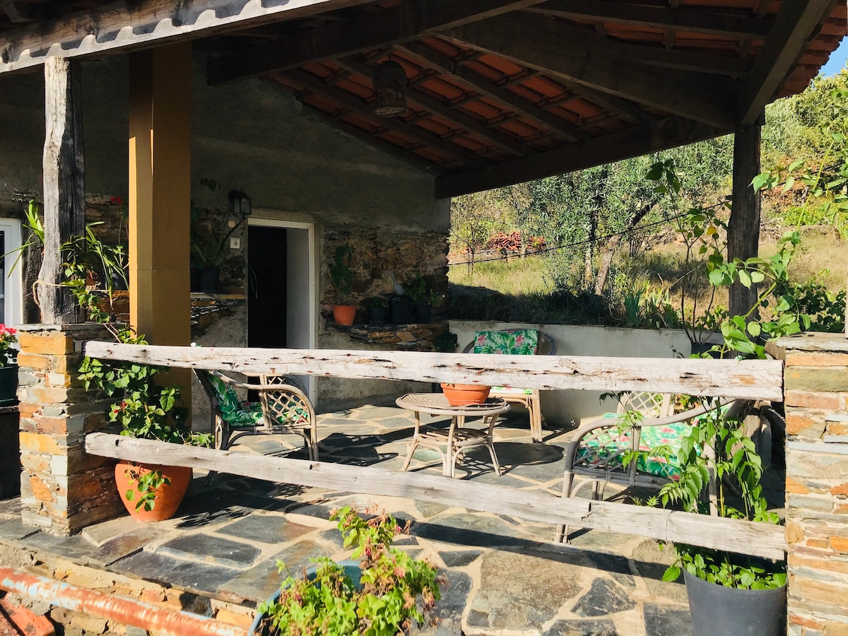 Casa de Xisto na Serra — Perfeita para Grupos