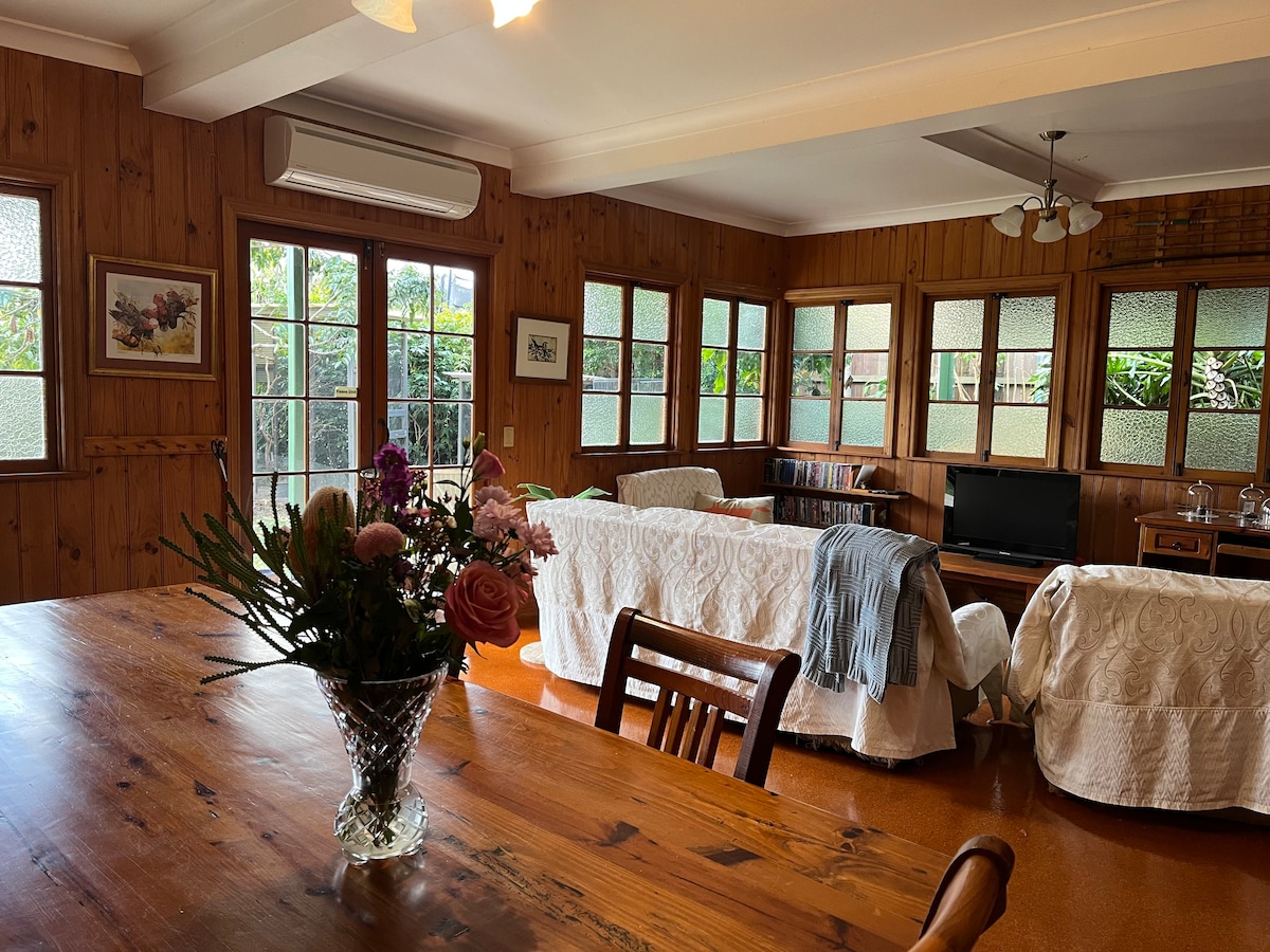 Bardon Bed & Breakfast -Green Room