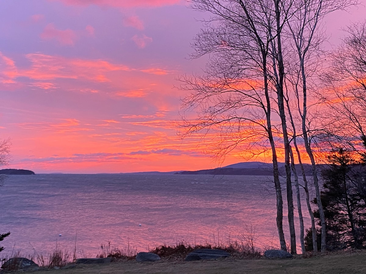 Islesboro Island Oceanfront Cottage