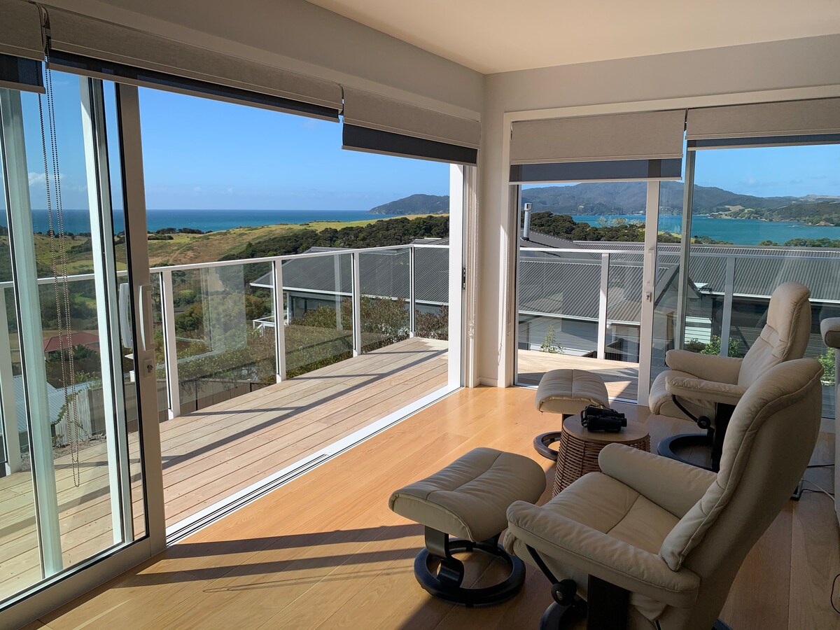 Luxurious House with Panoramic Sea Views & Jacuzzi