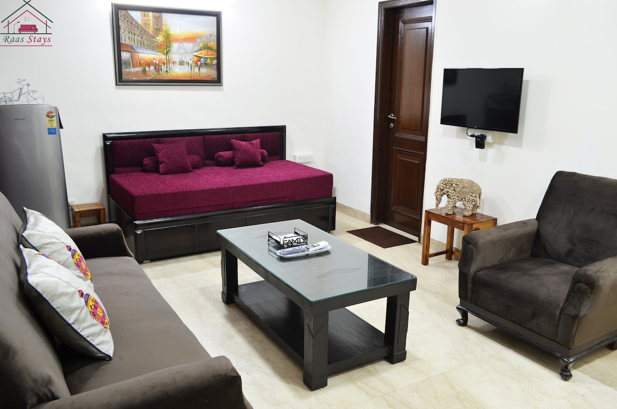 Spacious 1BHK Prime Location w/ 2 restrooms (5)