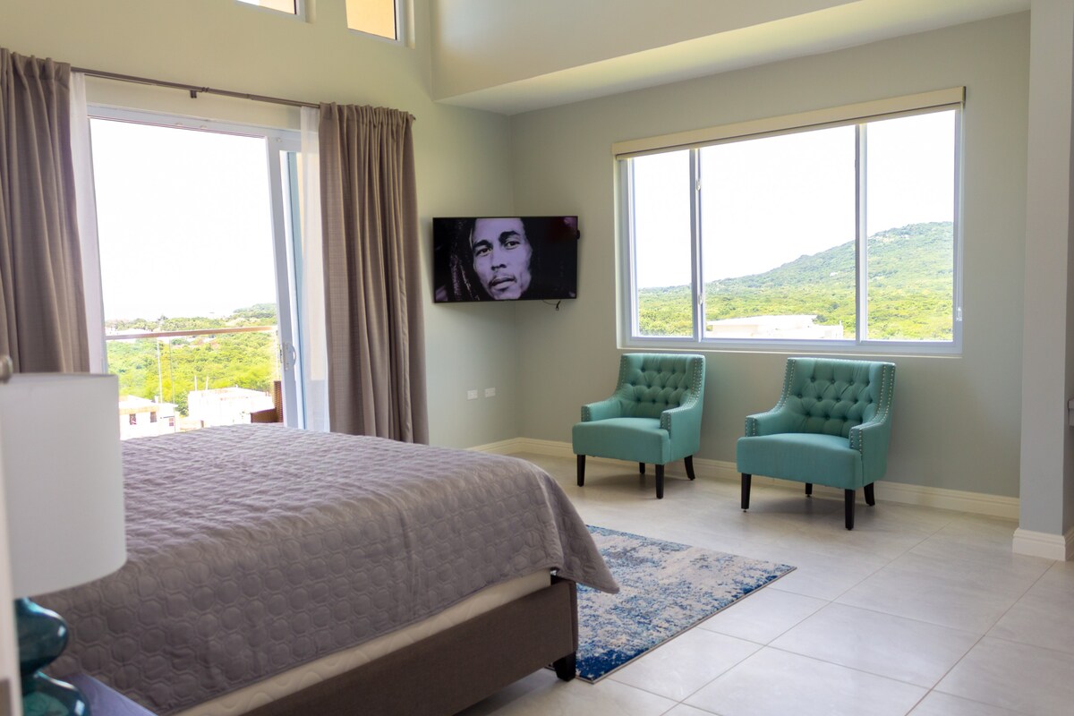 Luxury Oceanfront Vacation Villa