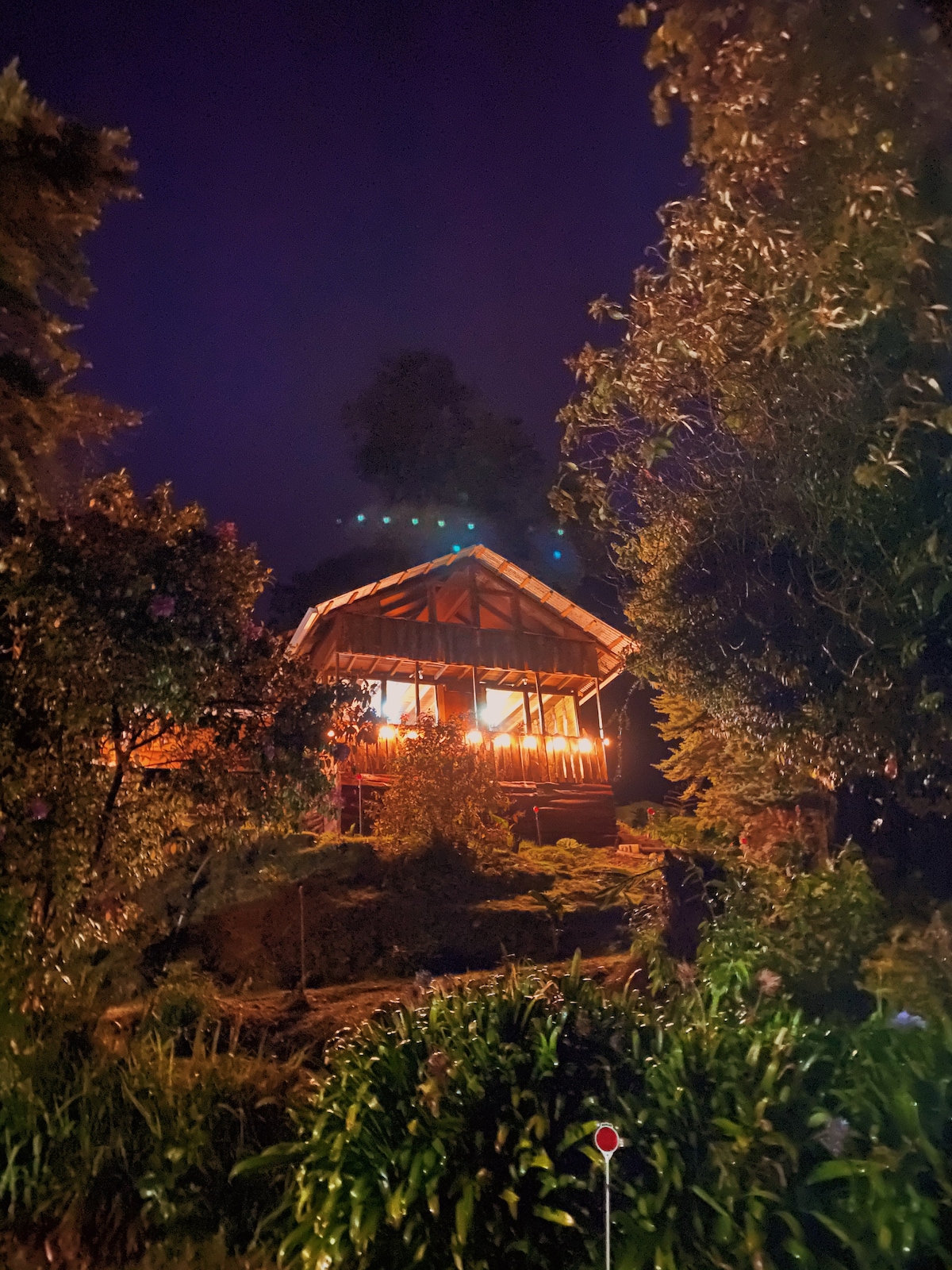 Cabaña Colibrí en las faldas del Volcán Turrialba