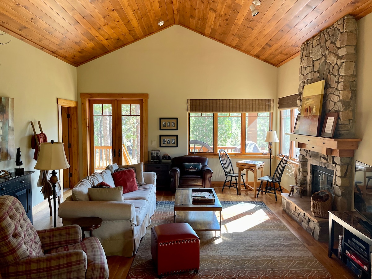 Grizzly Ranch Creekside Cabin