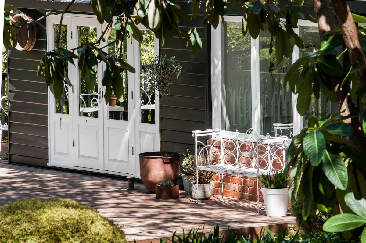 Magnolias on Mernda