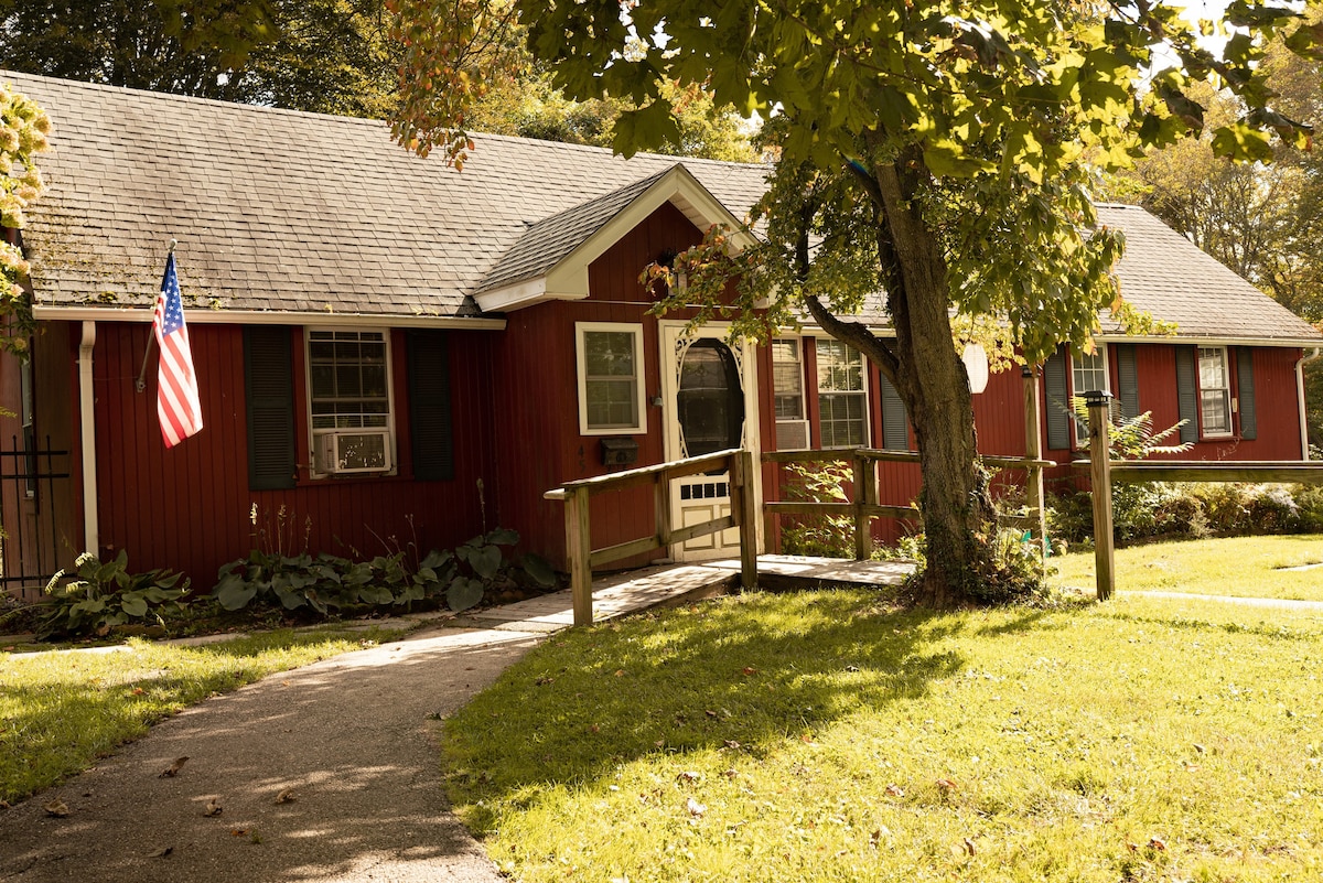 Spacious 2BR Norwich Cottage