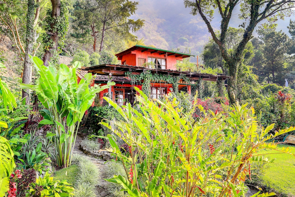 Lake Front Paradise-Nature & Mayan Culture Collide