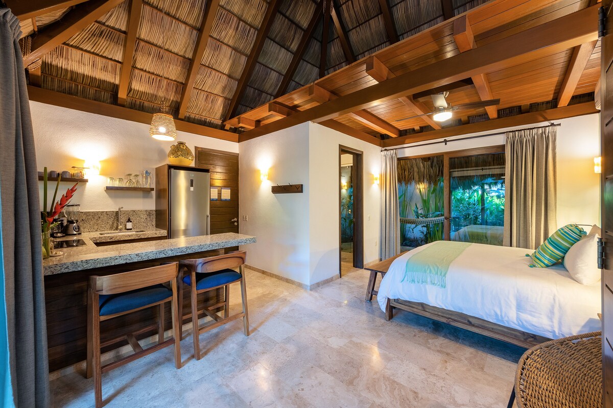 High-end bungalow in tropical oasis ("Zamia")