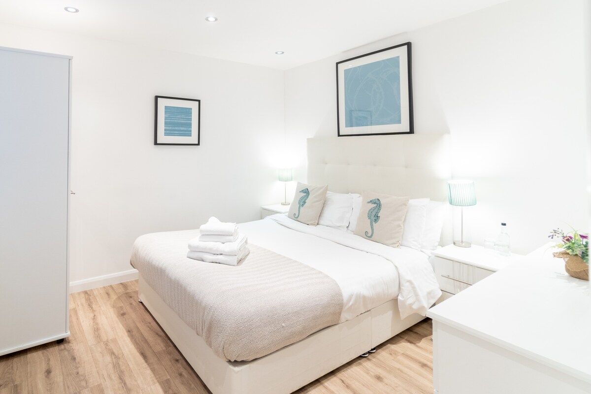 The Samphire Suite by Margate Suites