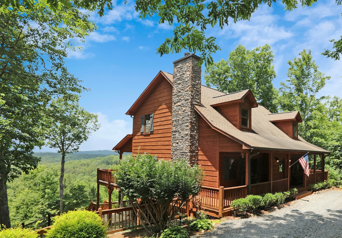 TreeTop Retreat - Relax and Enjoy the View