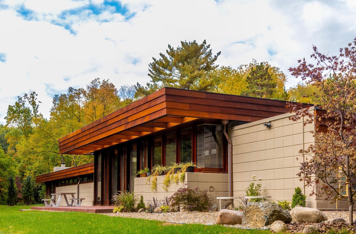 Frank Lloyd Wright 's Pratt House