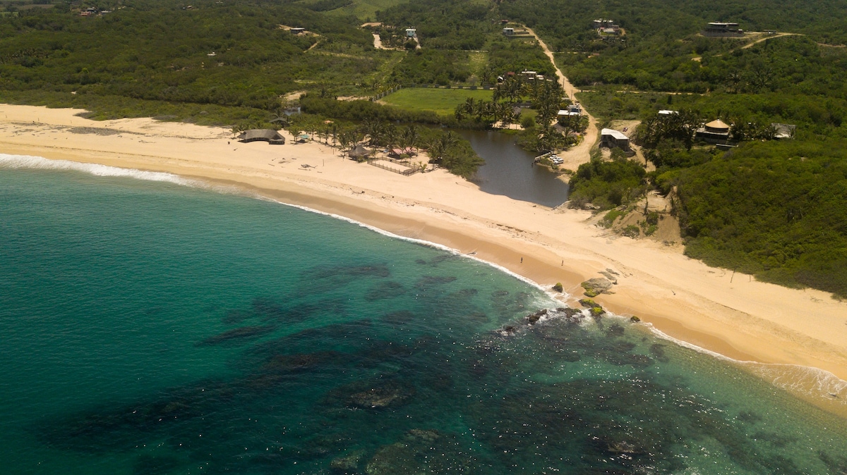 Villa Las Tortugas, Playa Mayto