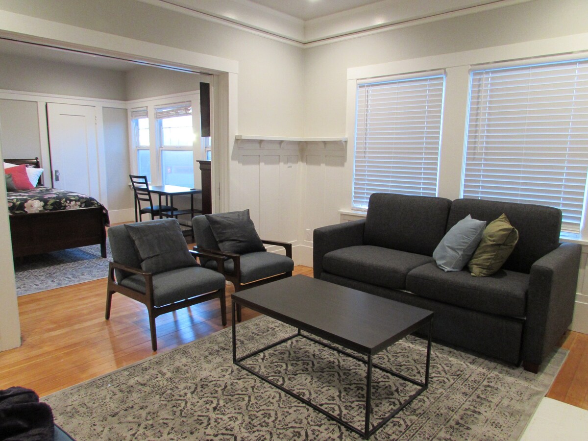 2 BR Entire Apartment in Vibrant Rockridge