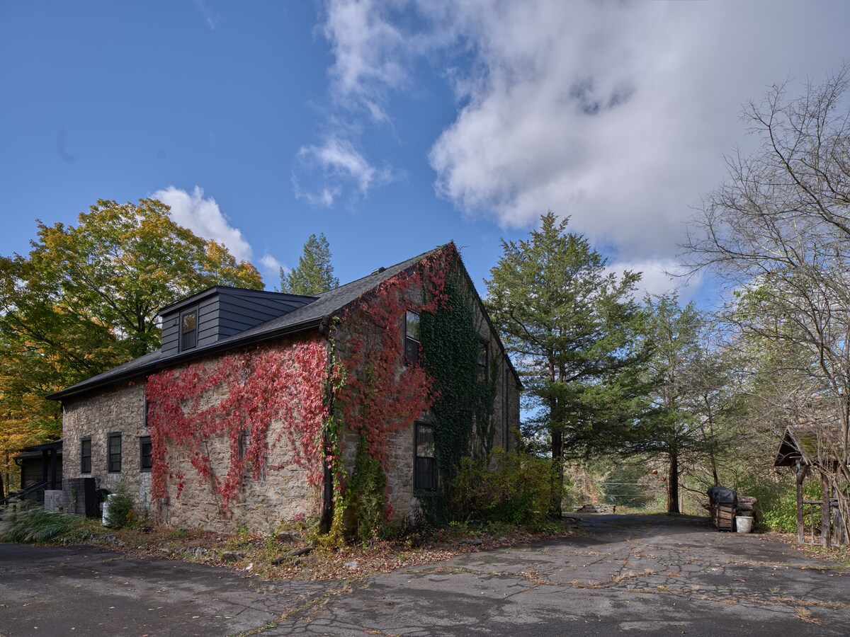哈德逊谷庄园（ Hudson Valley Estate ）历史悠久的石屋