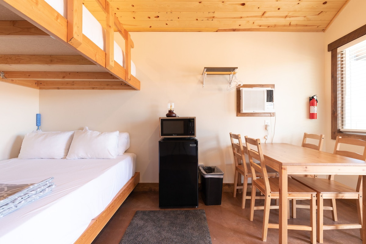 Deluxe Bunkhouse at Gooseberry Lodges