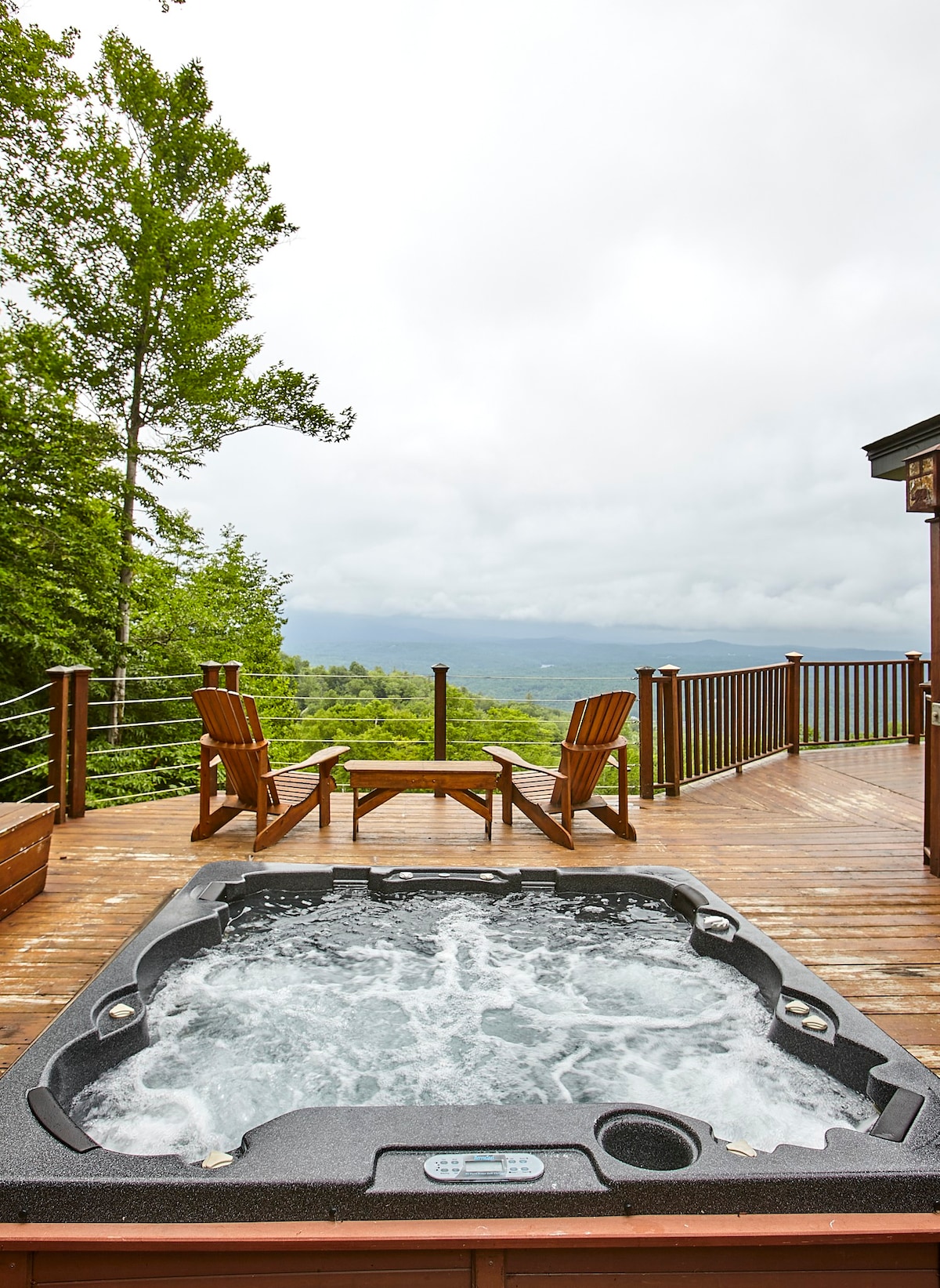 山上的大天空斯特拉顿景观+热水浴缸！