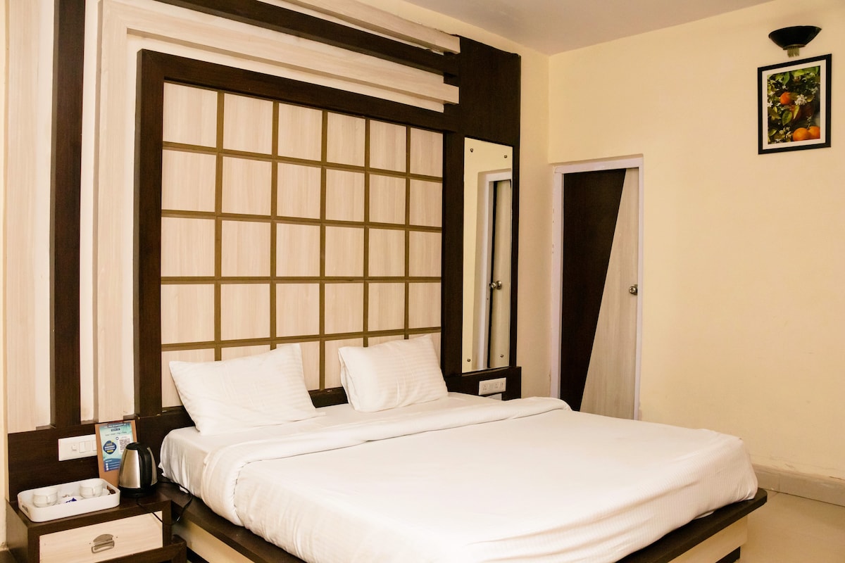 Ritumbhara Hotel and Resort - Deluxe Room