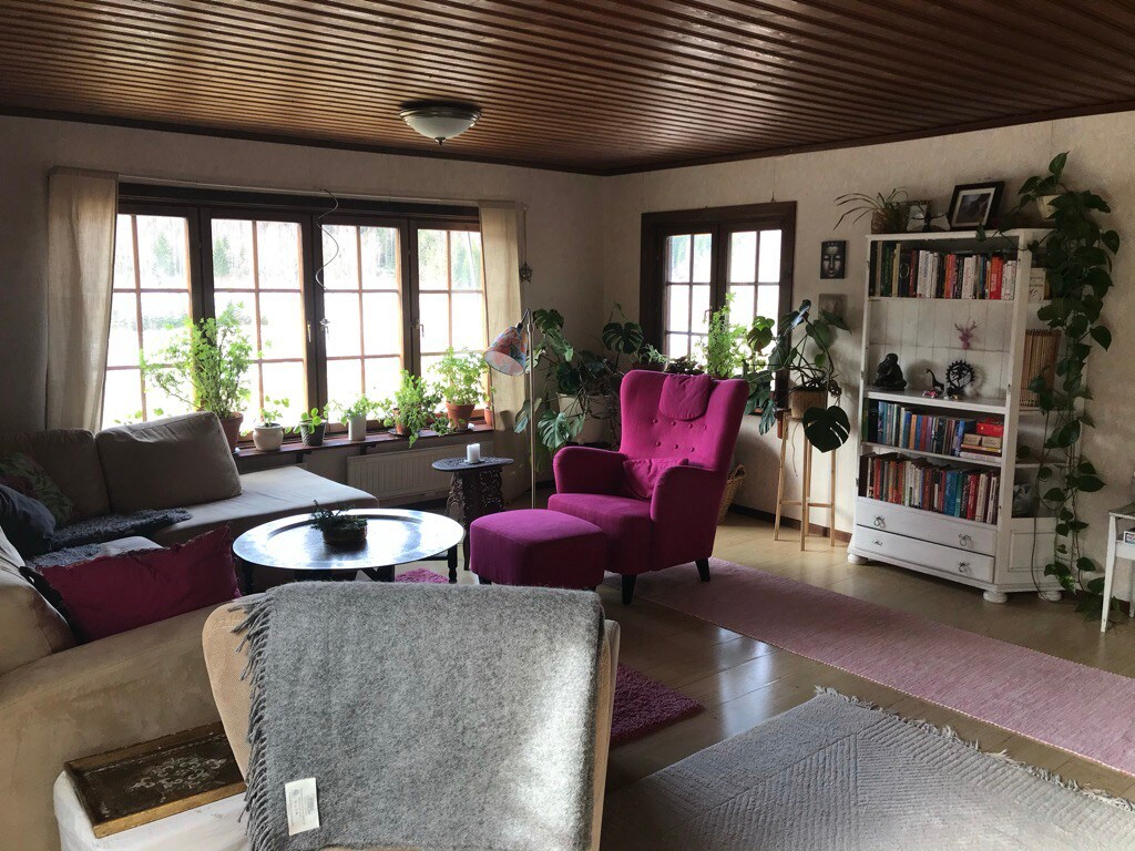 Solgläntan -自然住宅中的房间