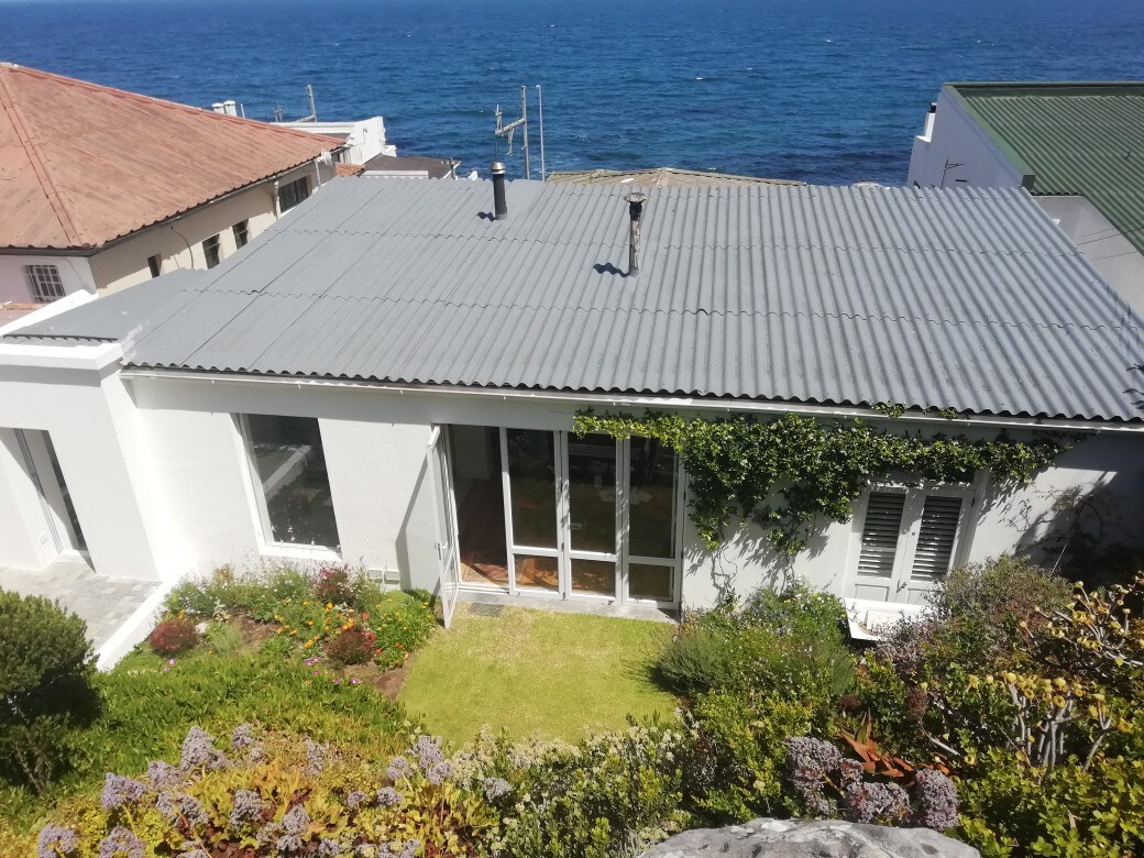 "Sanctuary" Sea-side cottage