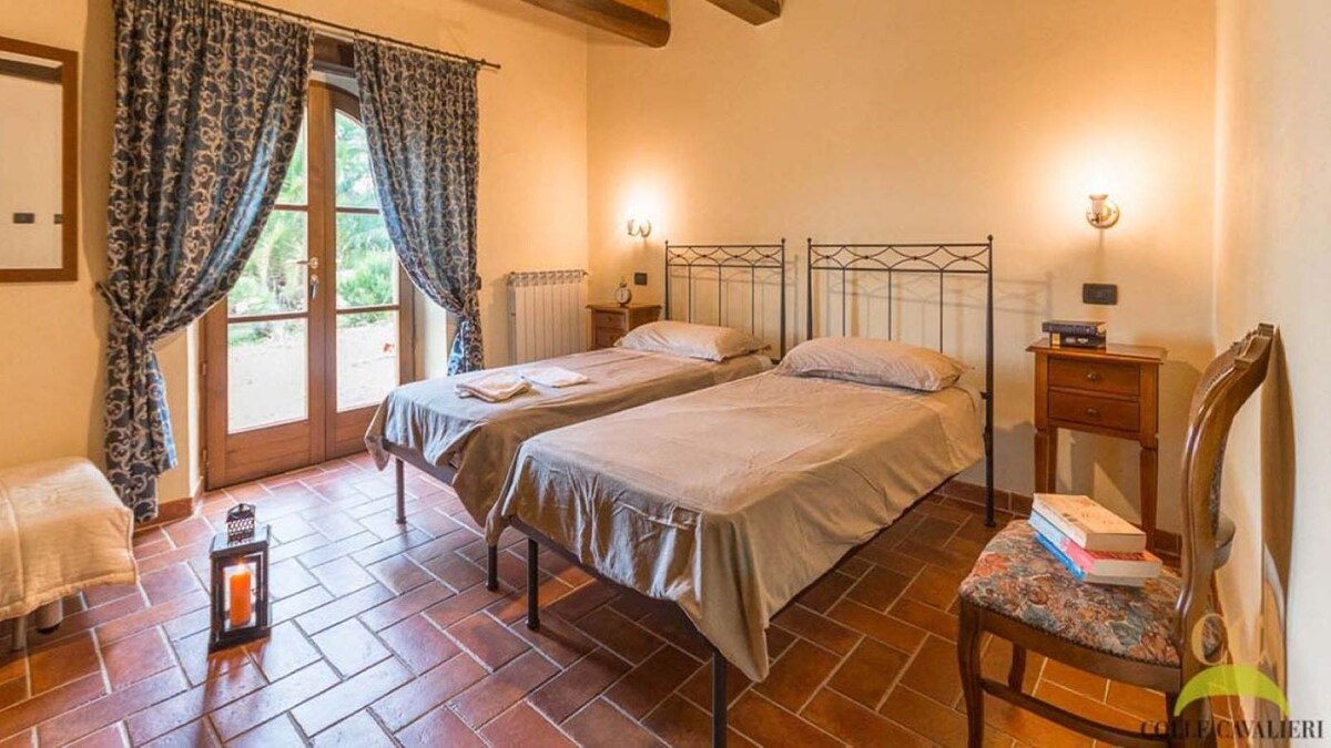 Apartment with patio, wi-fi and pool in Maremma