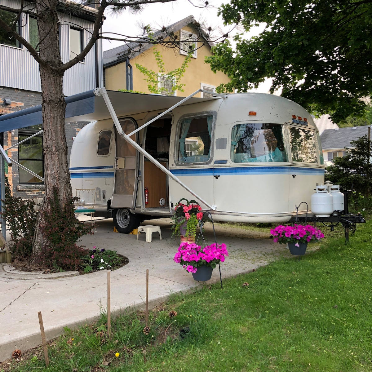 Airstream in the Heart of Paris.