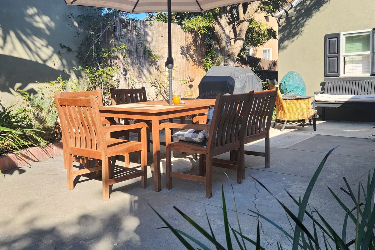 Bright Studio Guest House 10 min to LAX and Beach