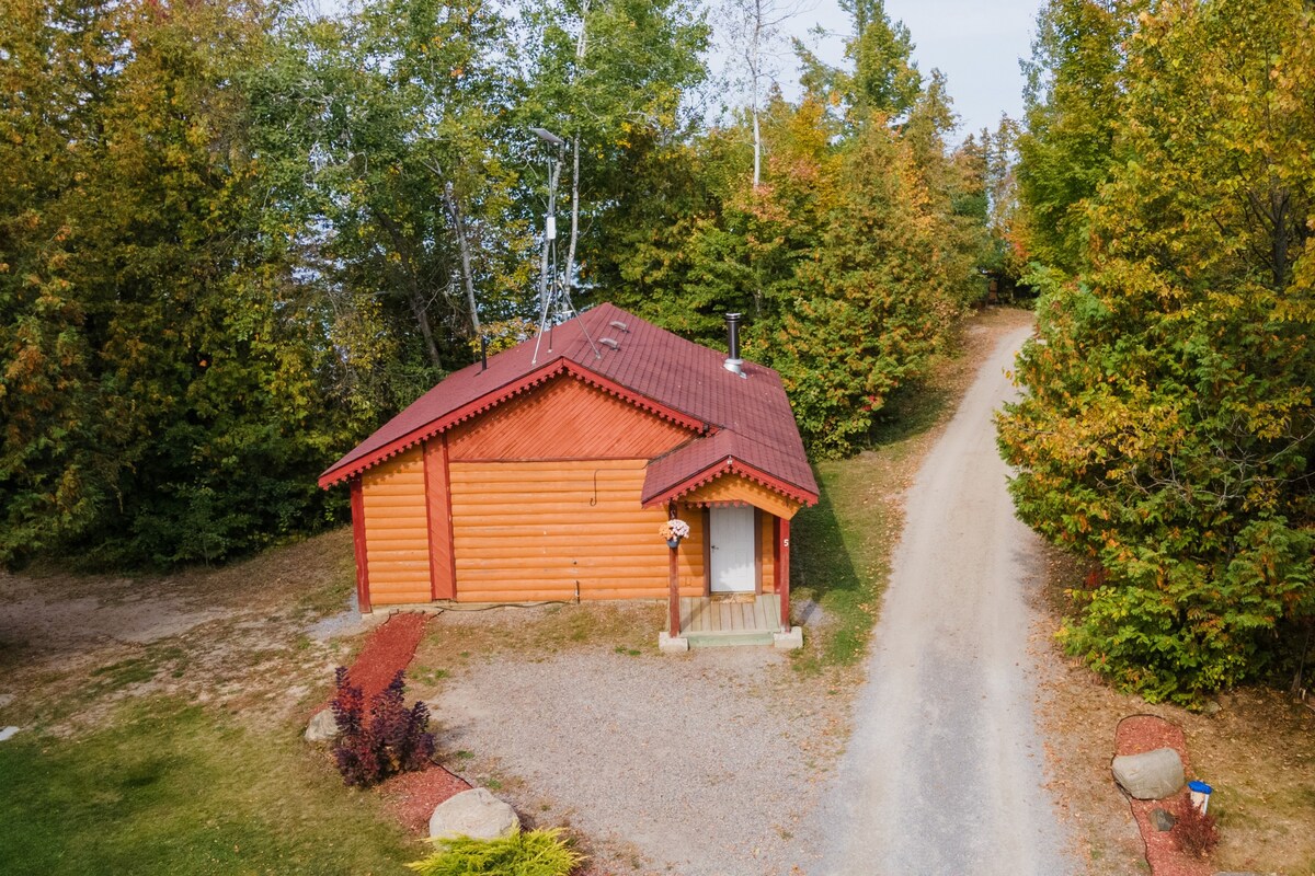 宁静的乡村小屋度假屋/湖滨+壁炉