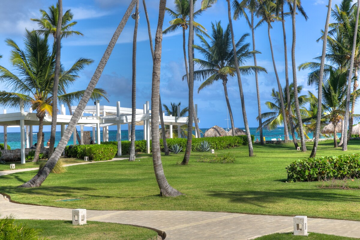 Beachfront Condo Everything Nearby Fast Internet