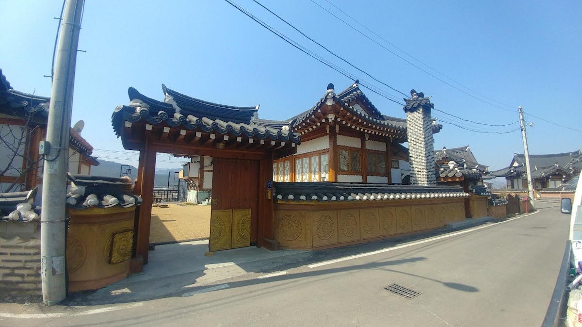 + Gyeongju私人住宅Suhanok喜欢家庭和烧烤，迷你泳池，壁炉，阿贡是ondol ，宽阔的跳跃，在游戏中玩耍~