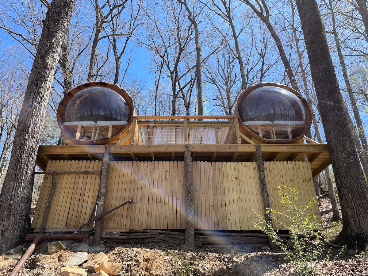 Treehouse Glamp Design with Amazing Views!