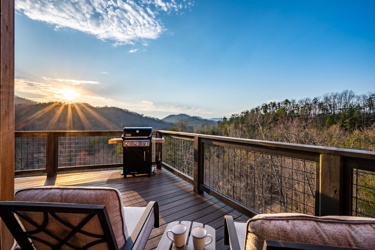 Incredible Views! | Highly Rated Family Lodge!