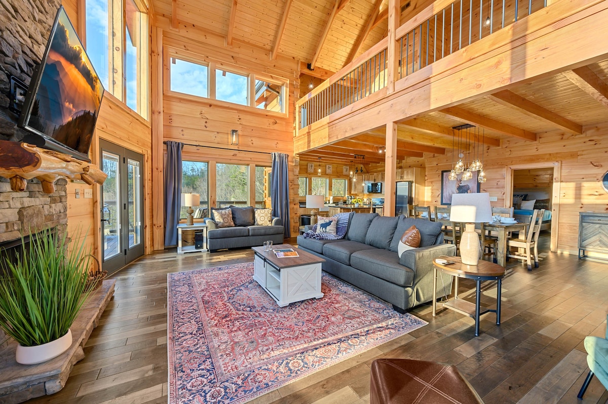 Incredible Views! | Highly Rated Family Lodge!