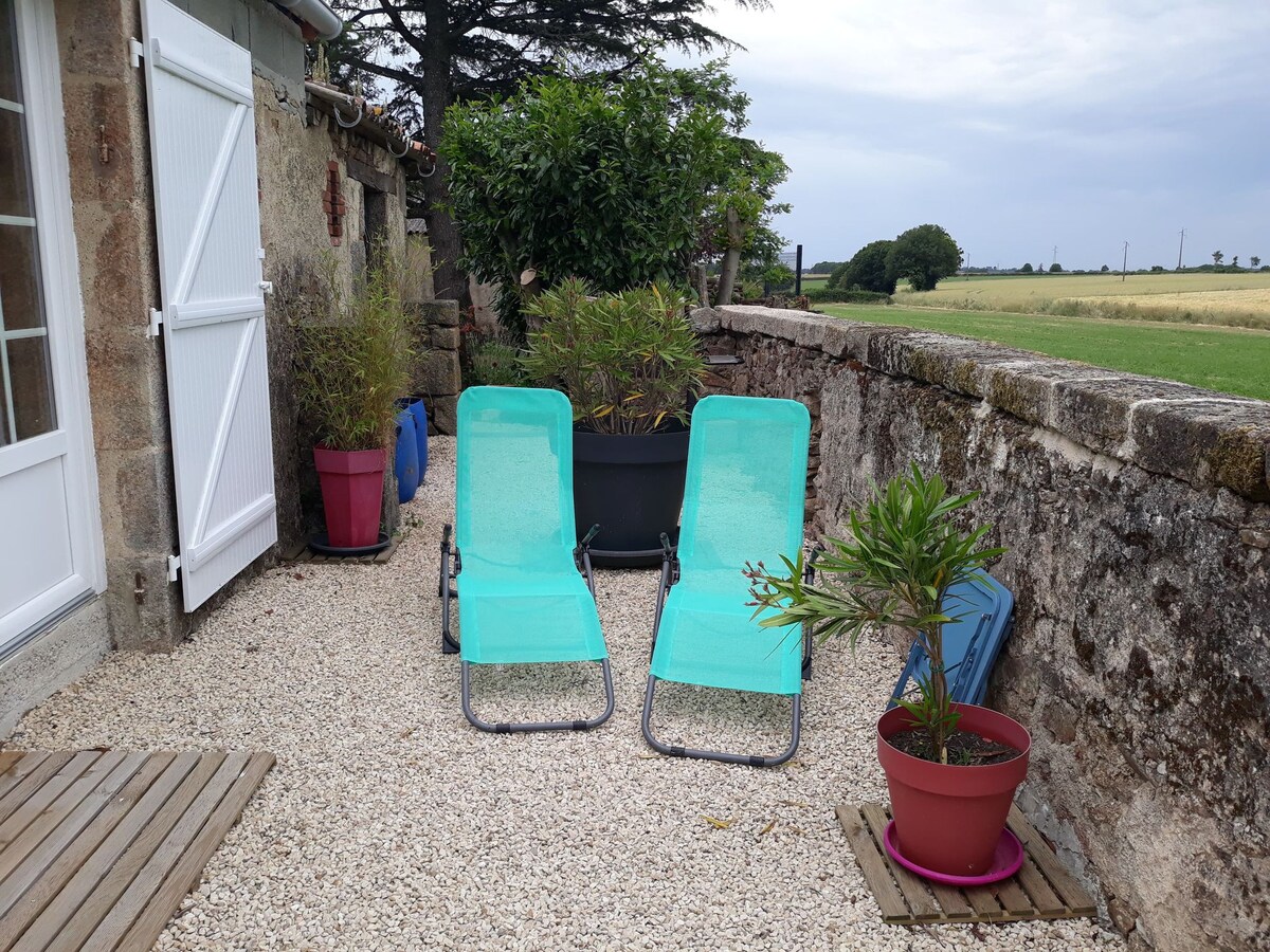 吉特·德拉里博蒂埃（ Gîte de La Ribotière ）距离普伊杜福（ Puy du Fou ） 15分钟