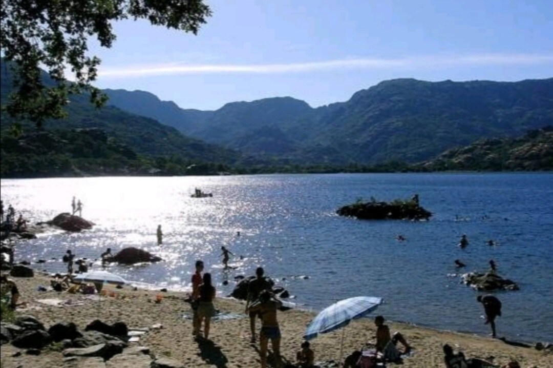 萨纳布里亚湖（ Lago Sanabria ）附近的Buhardilla