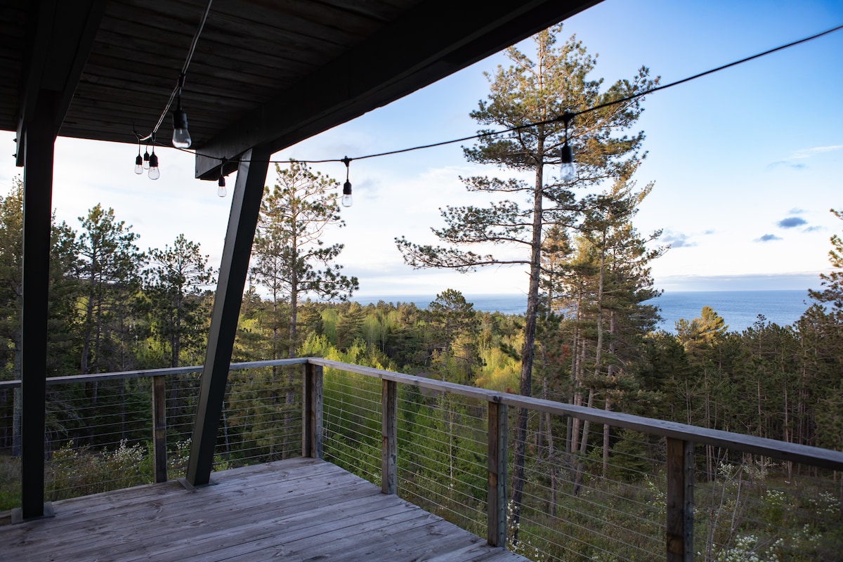 Wild Pines Cabin ： A字型公寓，可欣赏高级湖景