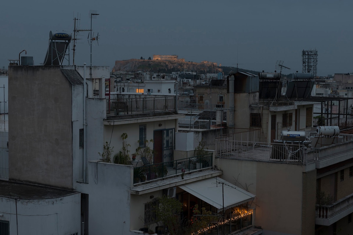 雅典市中心Exarcheia的迷人景观单间公寓
