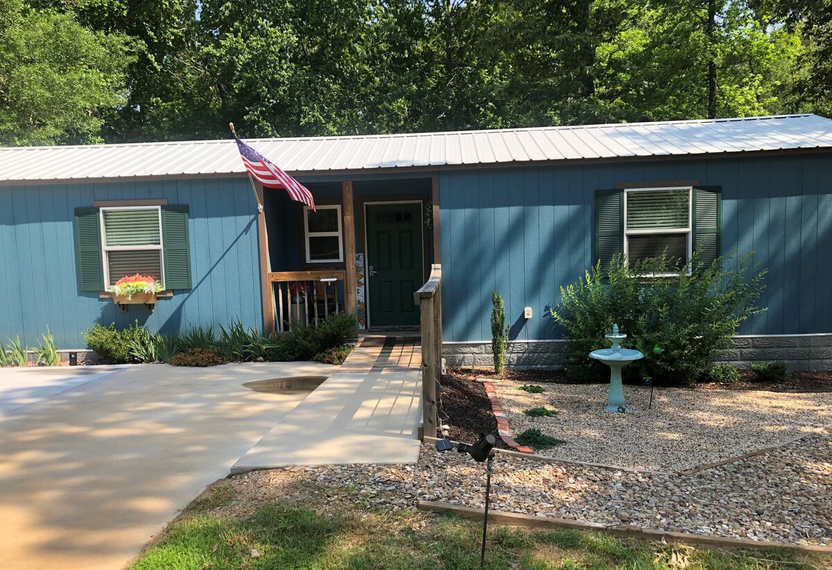 A Higher End Rural Escape, Antlers Country Cottage