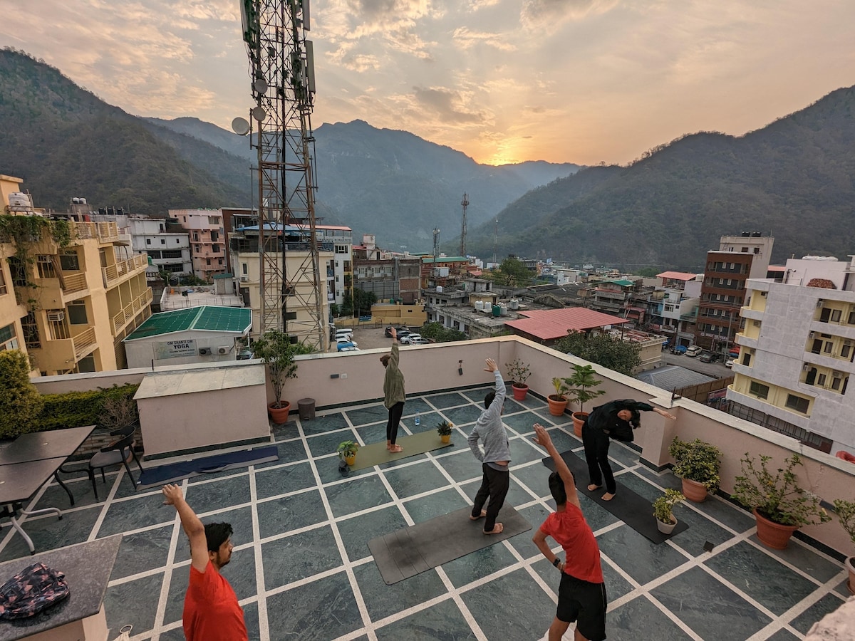 Accommodation for five in rishikesh