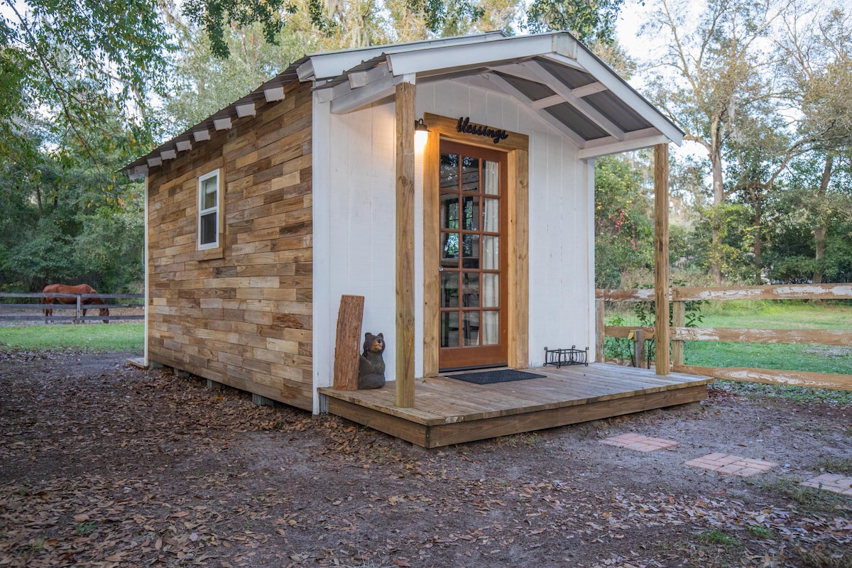 The Cabin at "White Magnolia"