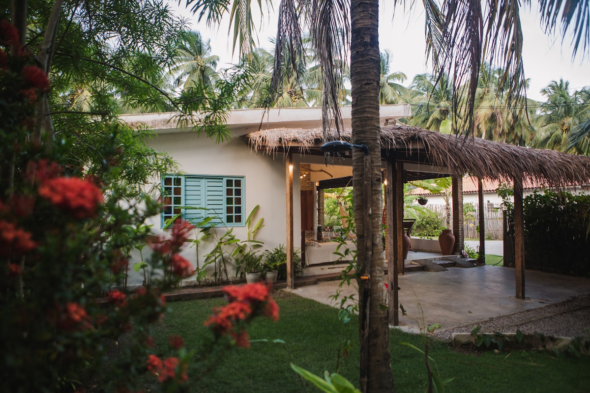 Casa Aratu 40 mts do mar, apoio beiramar e serviço