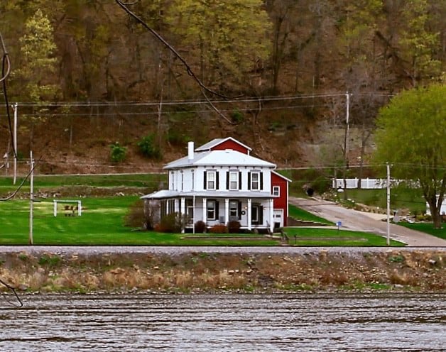 Majestic Mississippi River Views