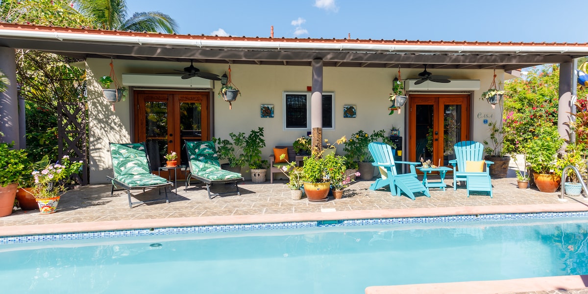 Casa de Shelley-The Luxury Poolhouse- Sleeps 2